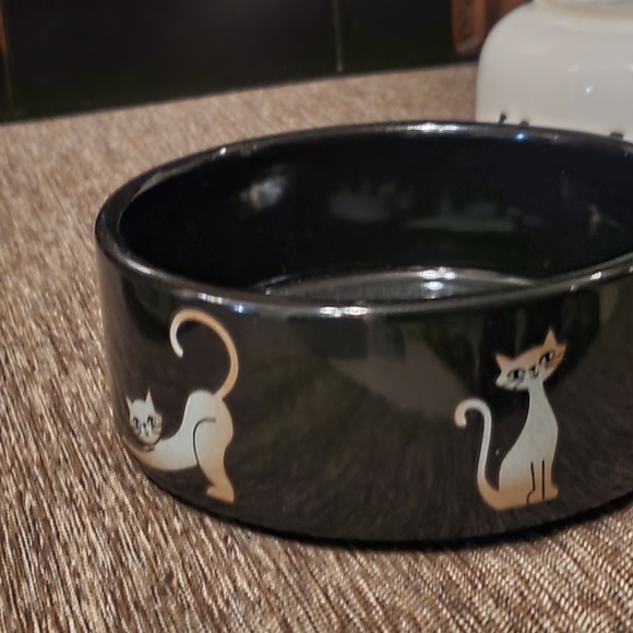Set of Three Cat-Themed Ceramic Bowls - Picture 6 of 13